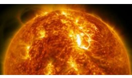 Quanto tempo dura uma volta completa do Sol ao redor dele mesmo?